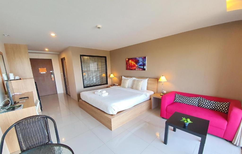 T5 Suites Pattaya Exterior photo